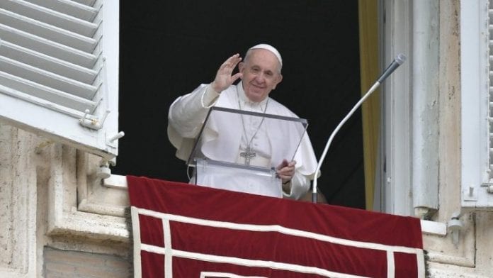 Popiežius Pranciškus moja