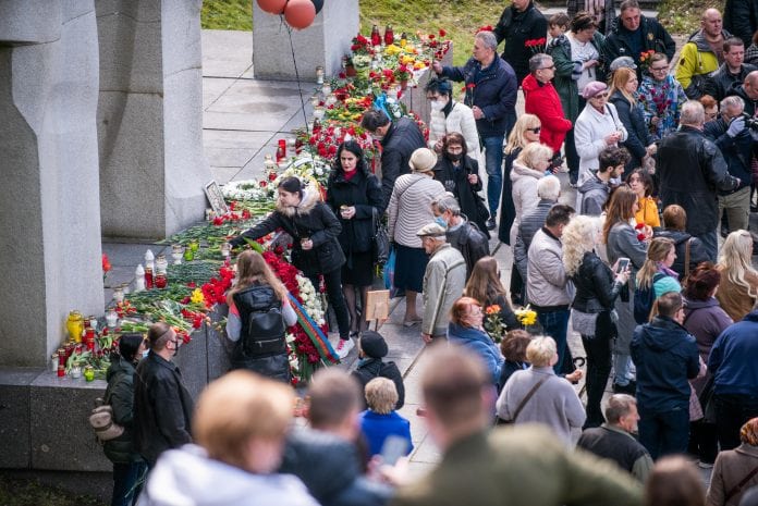 Rusijos pergalės dienos minėjimas Antakalnio kapinės