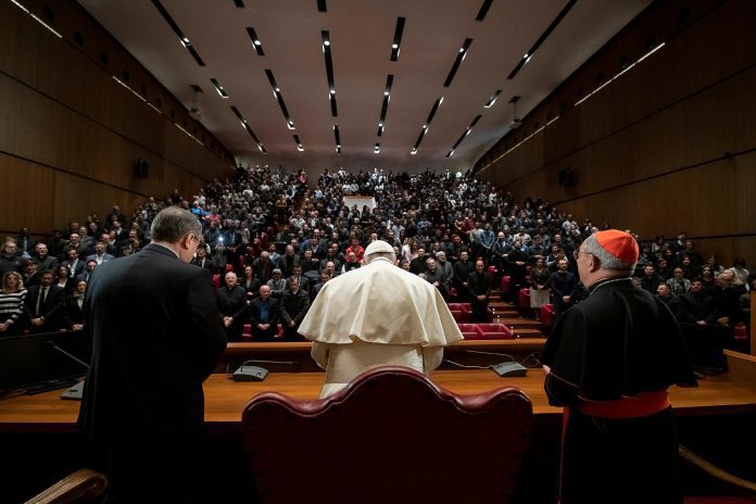 Popiežius Pranciškus lankosi Laterano universitete