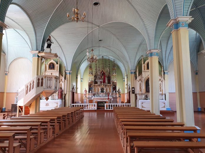 Salų Šv. Kryžiaus bažnyčia / KIC nuotr.