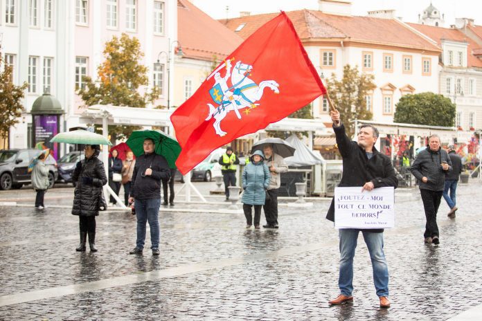 Mitingas prieš galimybių pasą