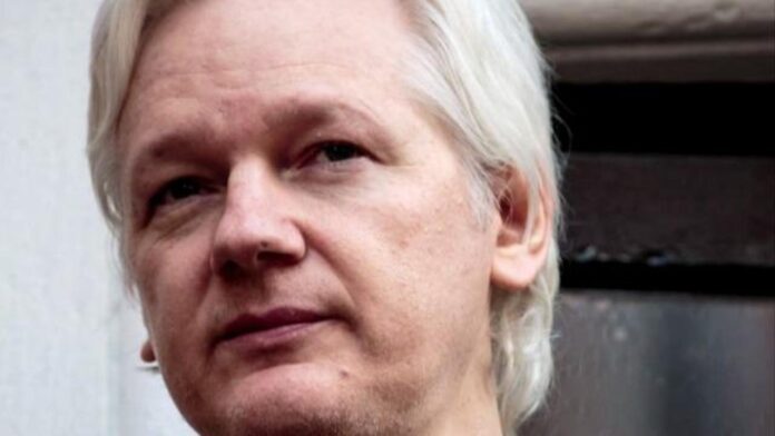 „WikiLeaks“ įkūrėjas Julianas Assange'as