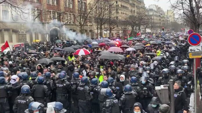 Protestas Paryžiuje / Soc. tinklų nuotr.