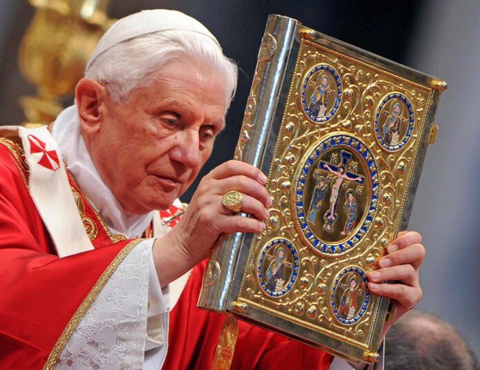 Popiežius Benediktas XVI / EPA nuotr.