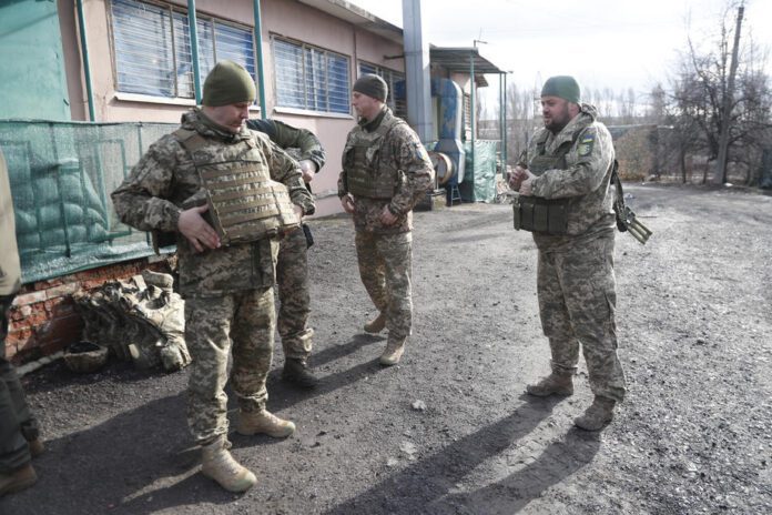 Ukrainos kariai karinėje bazėje Kramatorske / EPA nuotr.