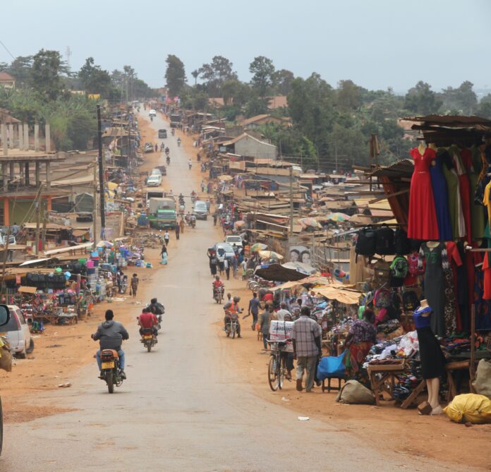 Mukono kelias, Uganda / Unsplash nuotr.