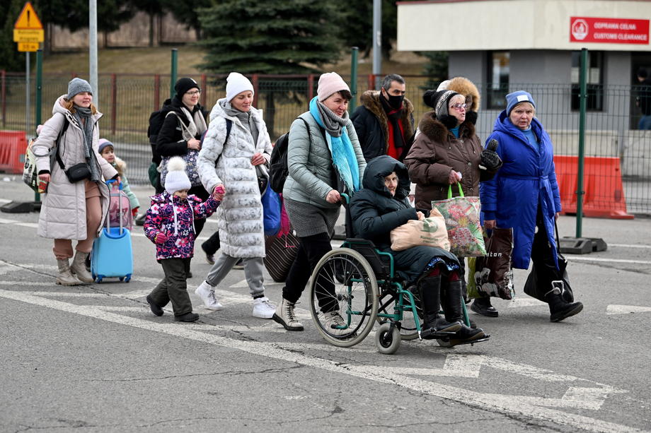 Karo pabėgėliai iš Ukrainos Lenkijoje / EPA nuotr.
