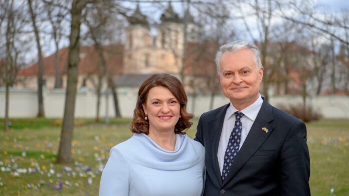 LR Prezidentas Gitanas Nausėda (dešinėje) ir Diana Nausėdienė / Soc. tinklų nuotr.