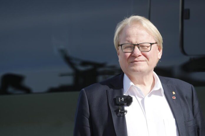 gynybos ministras Peteris Hultqvistas
