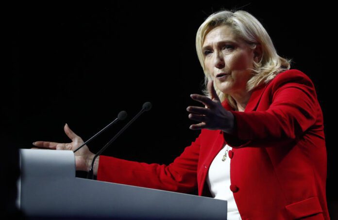 Prancūzijos kraštutinių dešiniųjų lyderė Marine Le Pen / EPA nuotr.