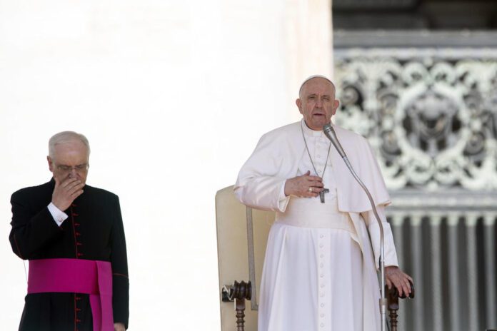 Popiežius Pranciškus Šv. Petro aikštėje, Vatikane / EPA nuotr.