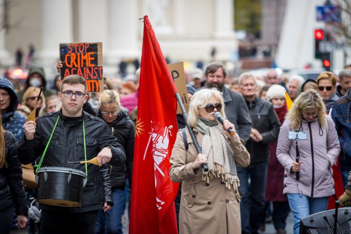 Astra G. Astrauskaitė proteste Vilniuje / BNS nuotr.