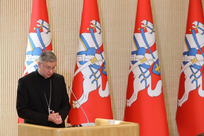 Kauno arkivyskupas metropolitas Kęstutis Kėvalas kalba / Erlendo Bartulio nuotr.