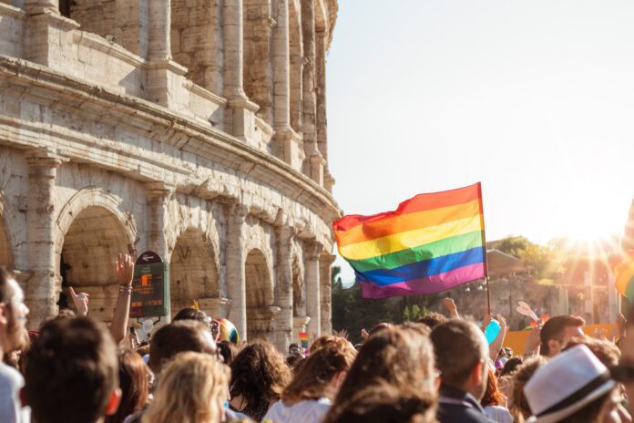 LGBT vėliava Romoje / Unsplash nuotr.
