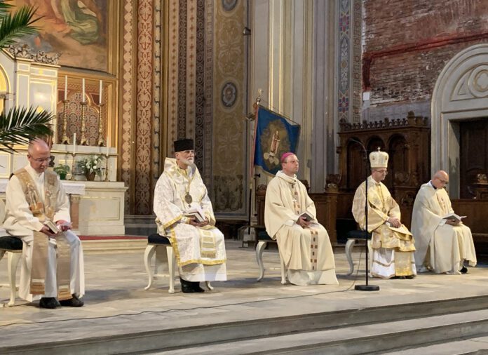Telšių vyskupas Algirdas Jurevičius (viduryje) / Telšių vyskupijos nuotr.