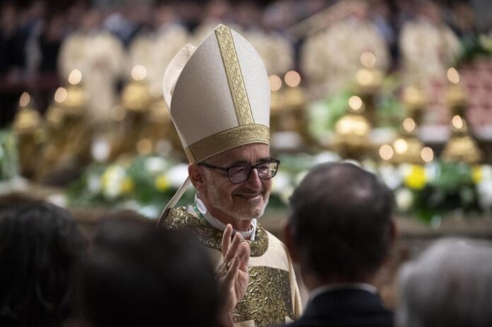 Kardinolas Michaelas Czerny SJ su popiežiumi Pranciškumi / EPA nuotr.