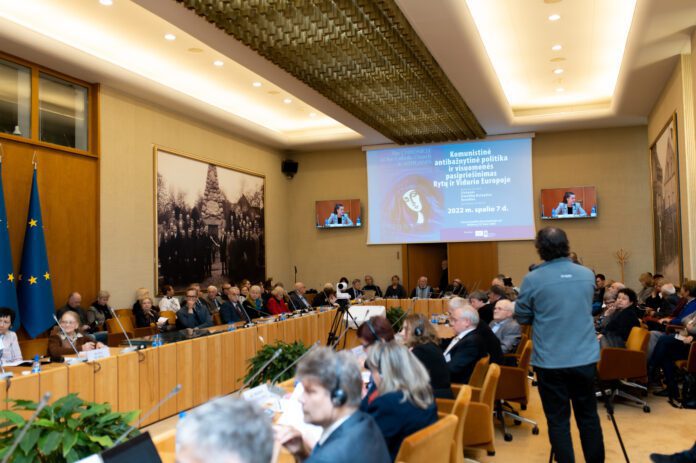 Seime vykusios LKBK konferencijos akimirka / Viktorijos Chornos / LRS nuotr.