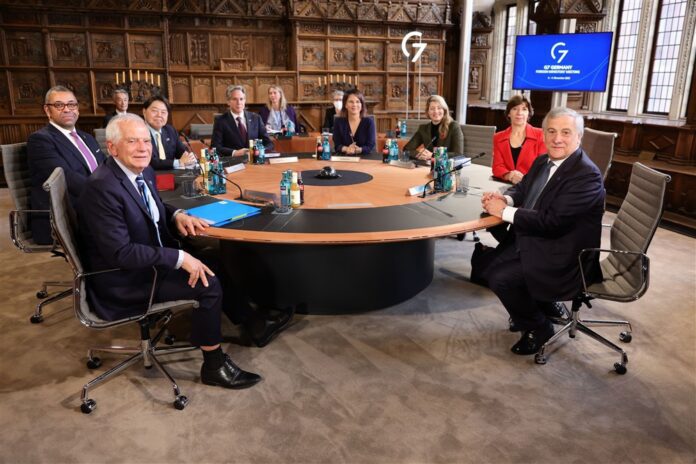 G7 užsienio reikalų ministrai posėdžiauja Miunsterio (Vokietija) rotušės Taikos salėje