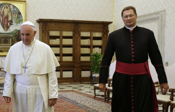 Apaštališkasis nuncijus Ukrainoje arkivyskupas Visvaldas Kulbokas / Soc. tinklų nuotr.