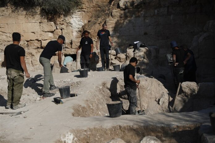 Archeologiniai kasinėjimai Izraelyje / EPA nuotr.