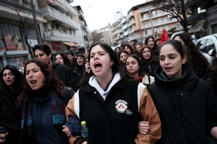 Protestuotojai dėl traukinio avarijos Graikijoje / EPA nuotr.