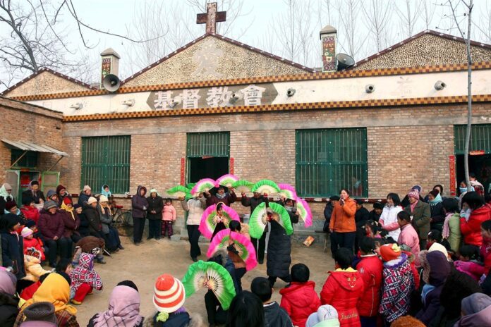 Protestantų bažnyčia Henano provincijoje (Kinija) / EPA nuotr.