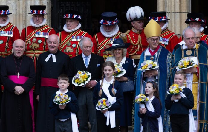 JK karališkoji pora su dvasininkais / EPA nuotr.