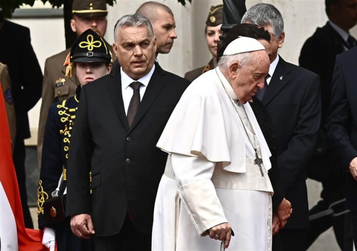 Popiežius Pranciškus ir Vengrijos ministras pirmininkas Viktoras Orbanas / EPA nuotr.