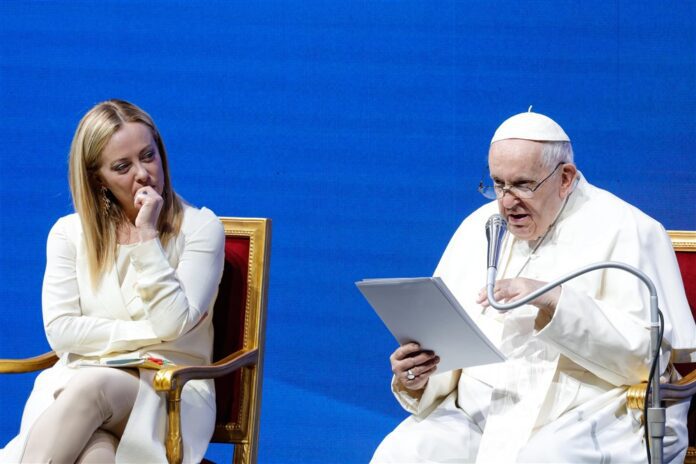 Popiežius Pranciškus ir Italijos premjerė Giorgia Meloni / EPA nuotr.
