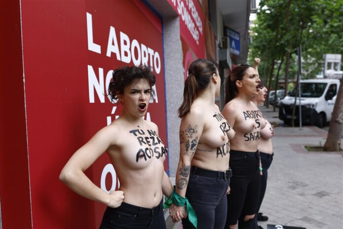 Abortų šalininkių protestas Madride, Ispanijoje / EPA nuotr.