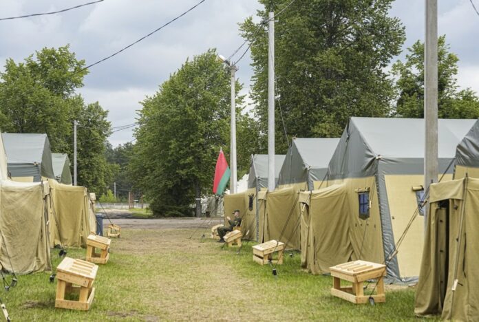 Baltarusijos karinė stovykla į pietryčius nuo Minsko