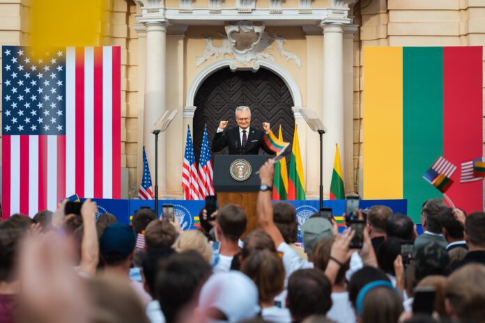 Prezidentas dalyvauja JAV Prezidentui Joe Bidenui Vilniaus universitete sakant viešą kalbą