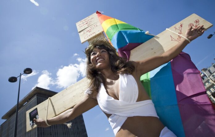 Translytis 2009 m. Paryžiaus LGBT parade / EPA nuotr.