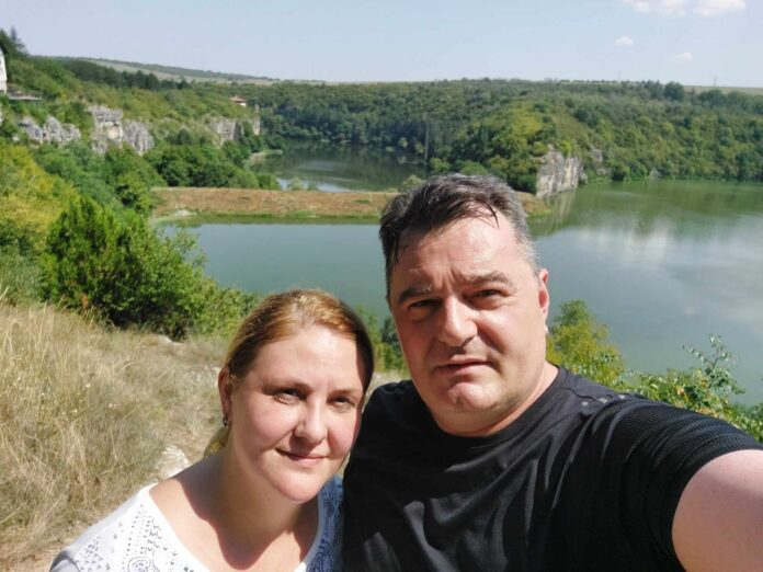 Bulgarų metodistų pastorius Danielis Topalskis su žmona / Soc. tinklų nuotr.