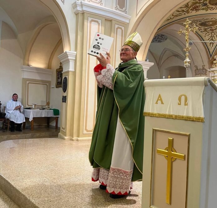 Panevėžio vyskupas emeritas Jonas Kauneckas / Telšių katedros / Soc. tinklų nuotr.