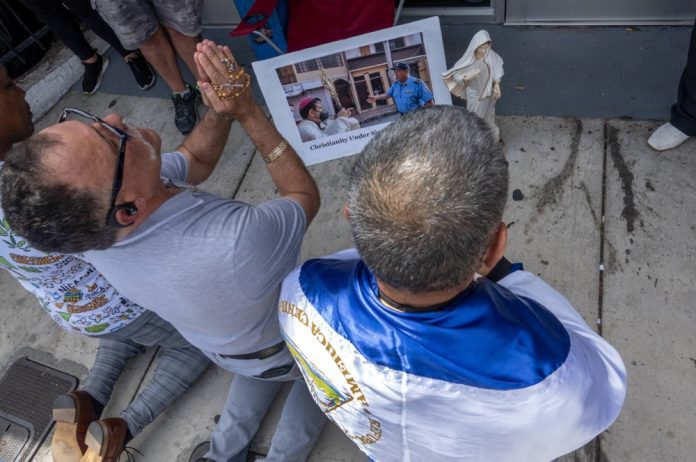 Tikinčiųjų malda Nikaragvoje / EPA nuotr.