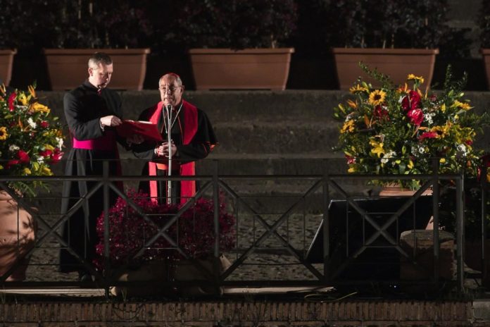Kardinolas Angelo De Donatis kalba Didžiojo penktadienio „Via Crucis
