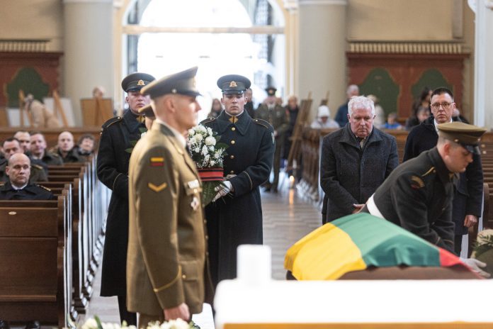 Vilniuje atsisveikinta su partizanų vadu J. Vitkumi-Kazimieraičiu / BNS nuotr.