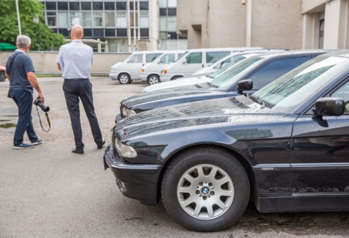 Seimo narių automobiliai / BNS nuotr.