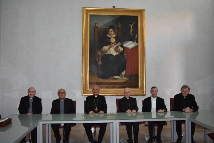 akademinės tarybos posėdis, skirtas Popiežiškosios teologijos akademijos ateities iniciatyvoms planuoti.