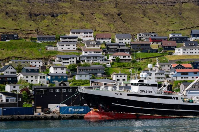 Žvejų laivas Klakvsike, Farerų salose / EPA nuotr.
