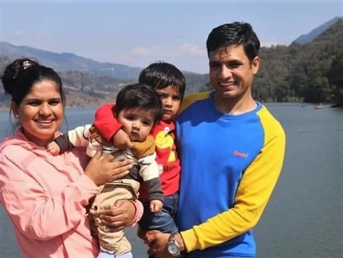 Nepalo pastorius su šeima / „Morning Star News