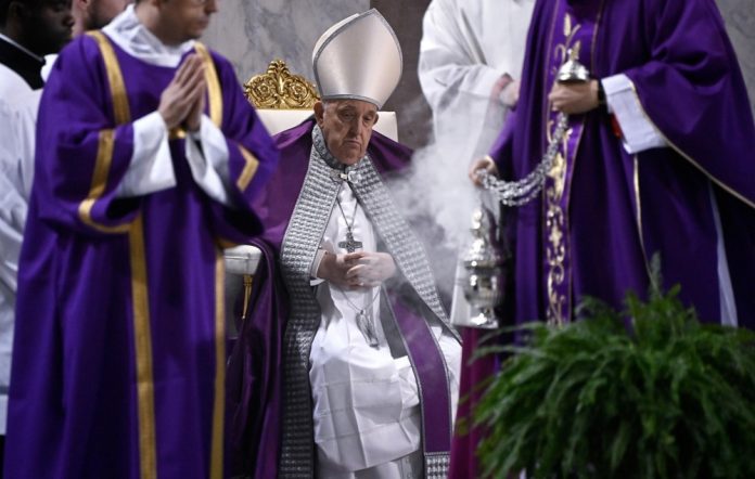 popiežius vadovavo Pelenų trečiadienio Mišioms Šv. Sabinos bazilikoje