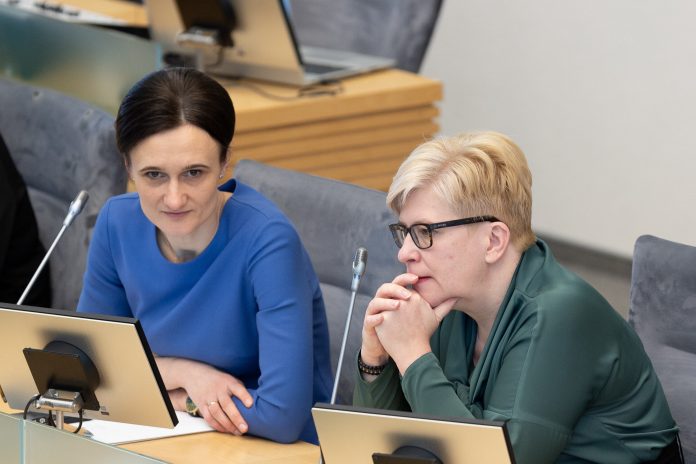 Viktorija Čmilytė-Nielsen ir Ingrida Šimonytė Seimo pavasario sesijos metu / BNS nuotr.