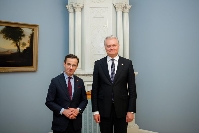 Prezidentas Gitanas Nausėda su Švedijos Premjeru Ulfu Kristerssonu / LR Prezidentūros nuotr.