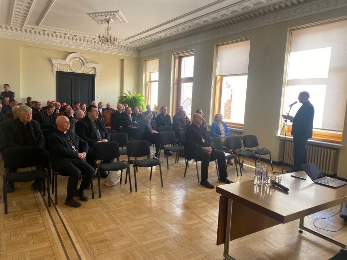 Kauno arkivyskupo K. Kėvalo susitikimas su kunigais