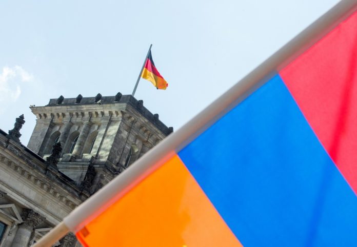 Armėnijos vėliava prie Reichstago pastato Berlyne, Vokietijoje / EPA nuotr.
