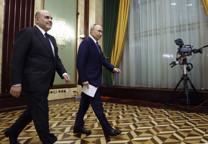 Putinas nusprendė savo premjeru palikti Mišustiną