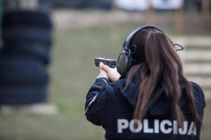 Kazlų Rūdos apylinkėse neblaivi vairavo policijos pareigūnė