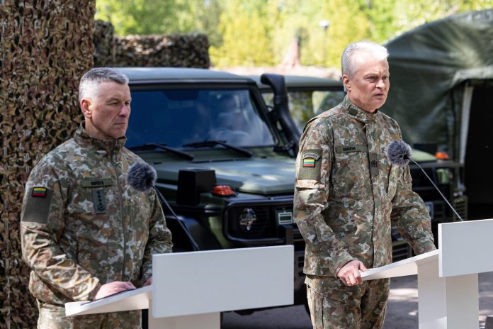 Lietuvos kariuomenės vadas po nacionalinių karinių pratybų kalbėjo apie reikalingus patobulinimus